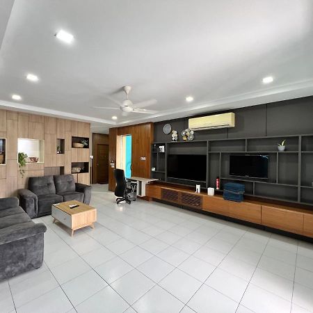 D Niice Garden View With Private Pool Bukit Indah, Johor Bahru Villa Exterior photo